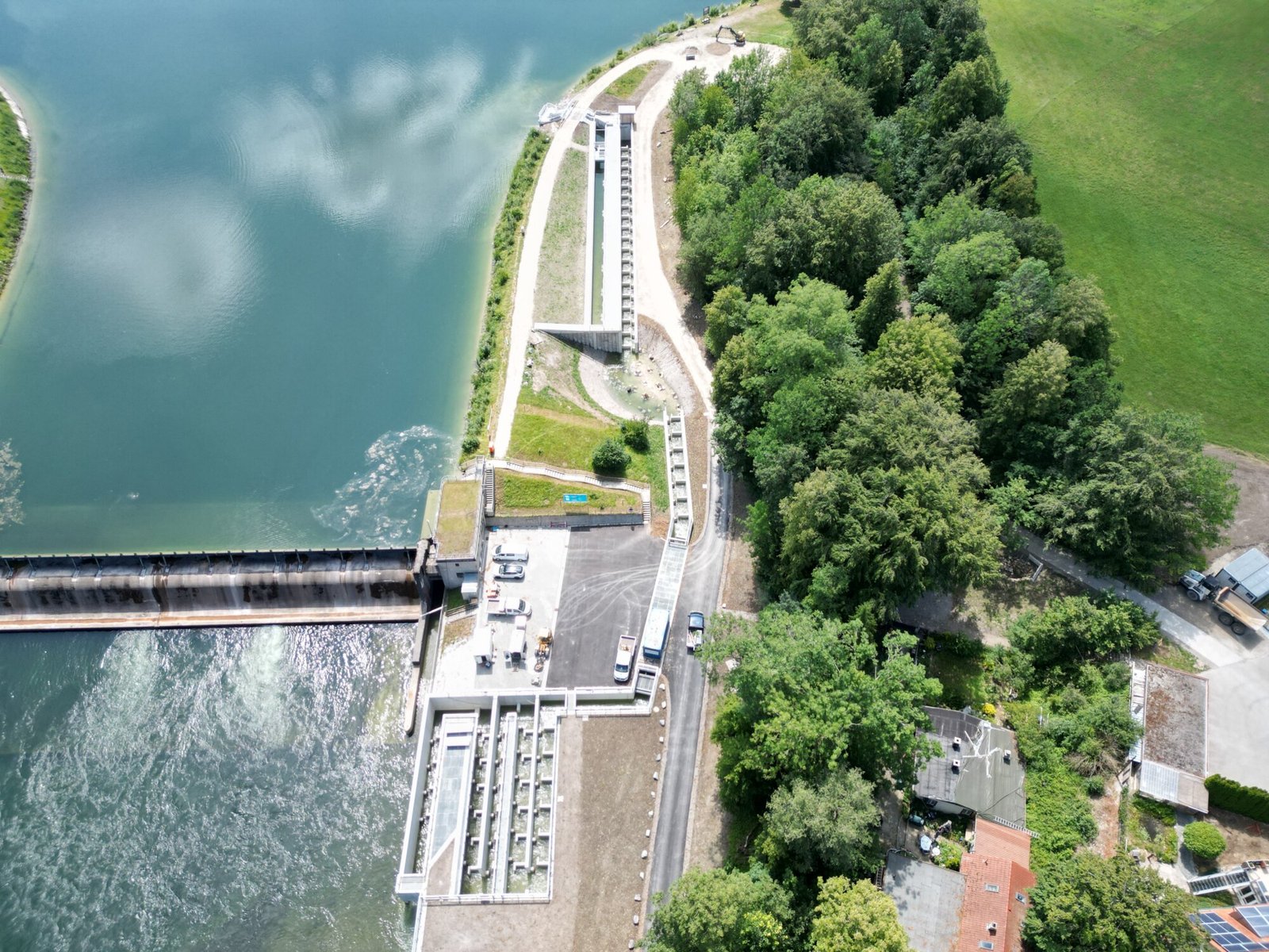 Freie Bahn für Fische: Neue Fischwanderhilfe am Lech in Landsberg nimmt Betrieb auf