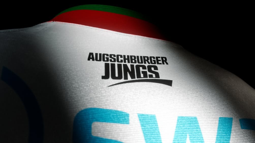 Wie sieht das neue Trikot der Augsburger Panther aus?