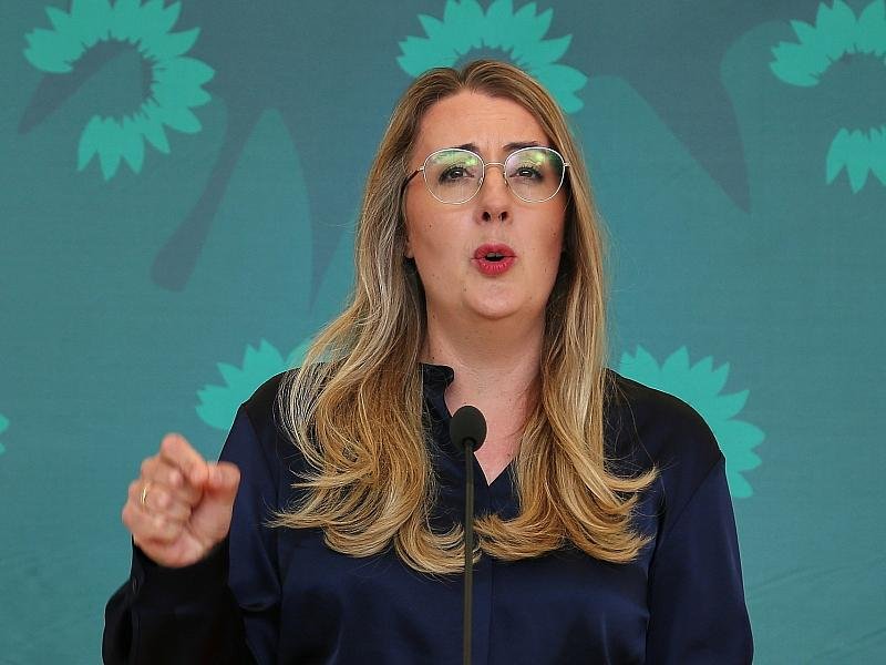 9.600 Hitztetote: Dröge kritisiert Schweigen des Kanzlers