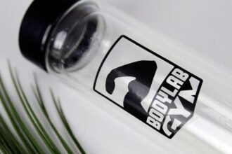 Trinkflaschen mit Logo bedrucken lassen: Woran Unternehmen einen seriösen Anbieter erkennen