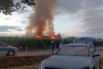 EILMELDUNG: Schweinestall bei Ried in Vollbrand – Polizei warnt wegen starker Rauchentwicklung