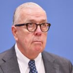 Ärztepräsident will pensionierte Ärzte an Schulen schicken