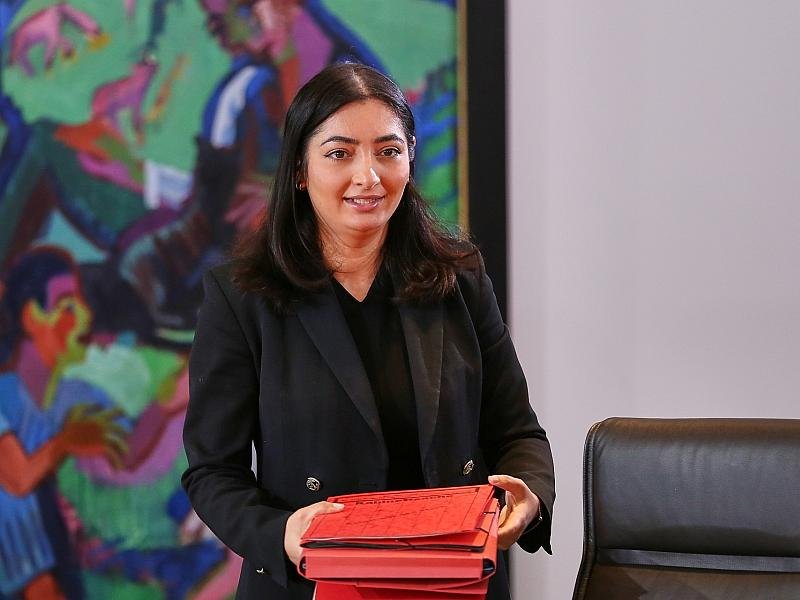 Alabali Radovan will in Indonesien für Energie-Kooperationen werben