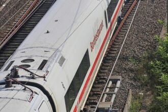 Bahn hielt 800.000 Wasserpackungen für Hitzenotfälle bereit