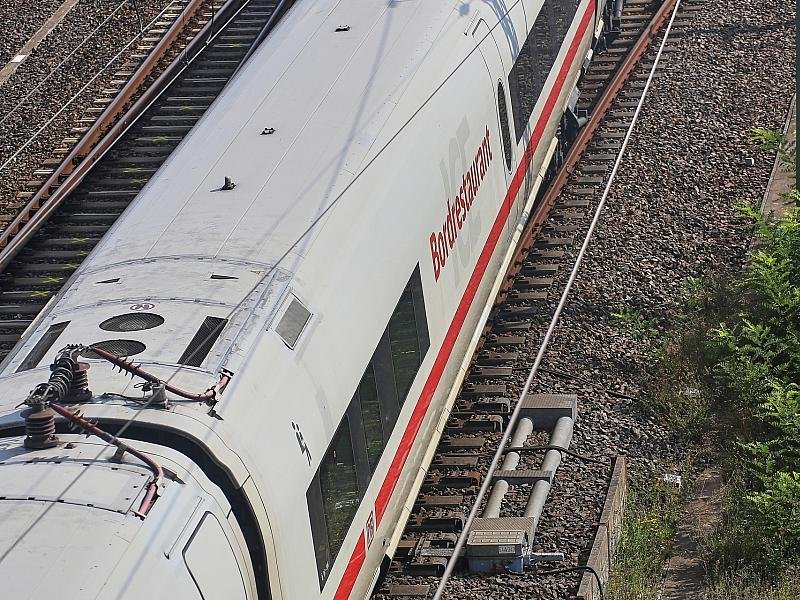 Bahn hielt 800.000 Wasserpackungen für Hitzenotfälle bereit