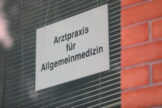 Bas stellt Attestpflicht ab erstem Krankheitstag infrage