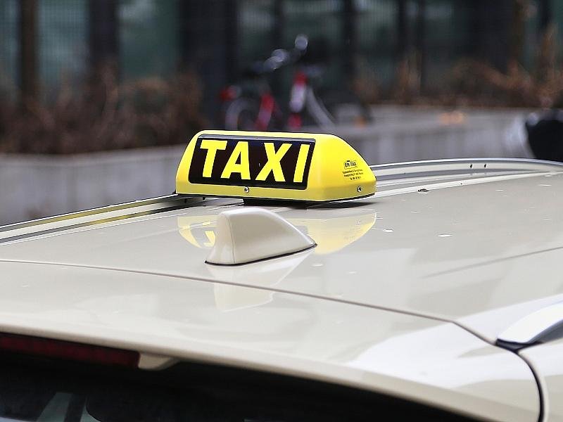 Bericht: Mercedes setzt wieder mehr auf Taxigeschäft