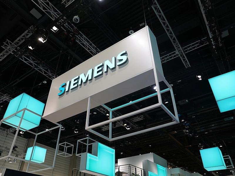 Bericht: Siemens schafft hunderte Chef-Titel ab