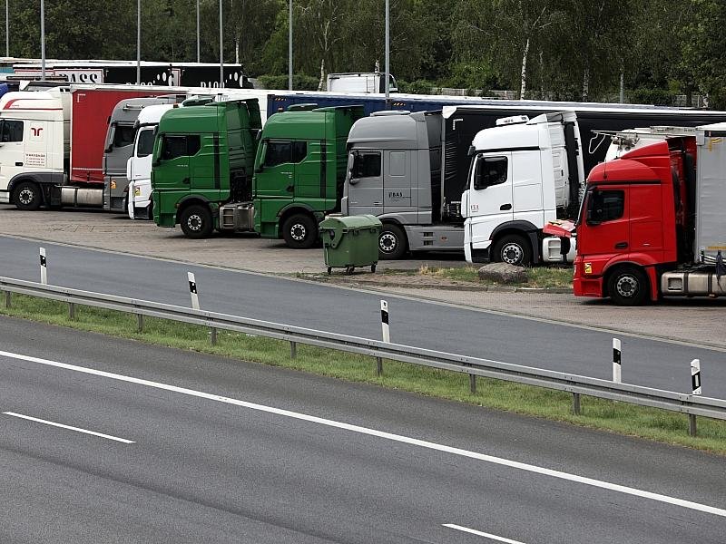 Bislang kaum mehr Lkw-Verkehr trotz aufgehobenem Fahrverbot
