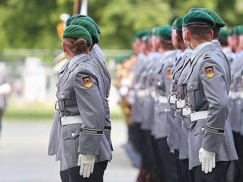 Bundeswehr schreibt ehemalige Wehrdienstleistende an