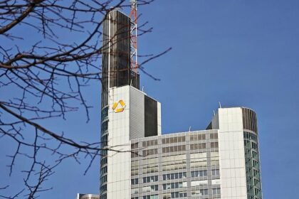 Commerzbank-Aufsichtsratschef will Überprüfung des Übernahmerechts