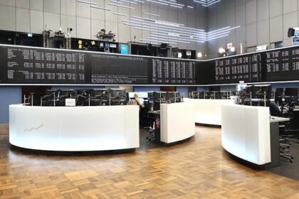 Dax startet leicht im Plus – Rally legt Pause ein