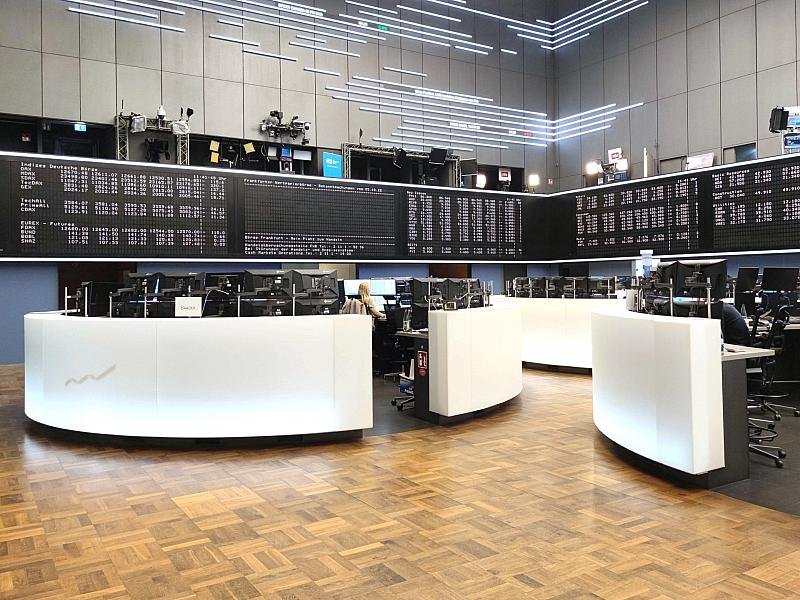 Dax startet leicht im Plus – Rally legt Pause ein