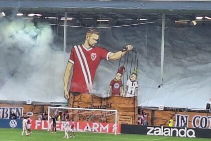 Ein schweres Stück Arbeit – FC Augsburg zieht nach Sieg in Cottbus in zweite Pokalrunde ein