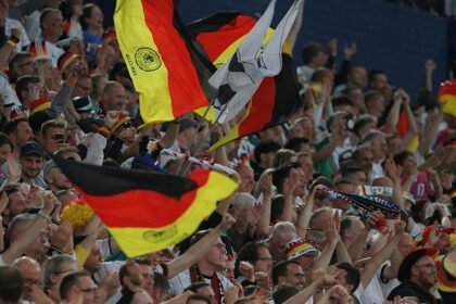 DFB führt Stehplätze bei Länderspielen ein