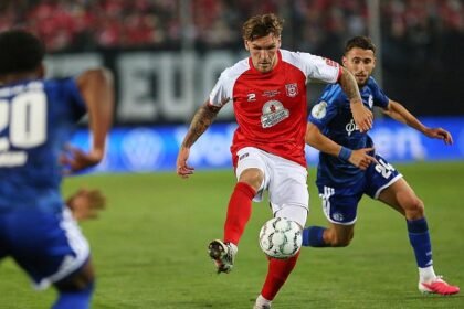 DFB-Pokal: Schalke gewinnt in Halle erst nach Verlängerung