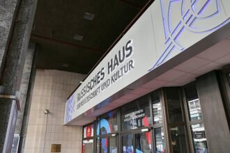 Digitalministerium verteidigt Außenstelle neben Russischem Haus