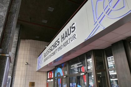 Digitalministerium verteidigt Außenstelle neben Russischem Haus