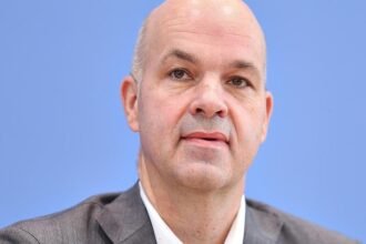 DIW-Präsident: Abschaffung der Rente mit 63 unverzichtbar