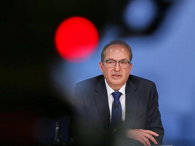 Dobrindt will Verfassungsschutz zu aktivem Geheimdienst umbauen
