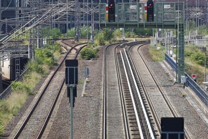 Grüne fordern mehr Geld für Schieneninfrastruktur