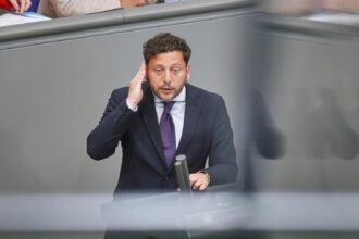 Grünen-Chef kritisiert Attestpflicht als “Quatsch”