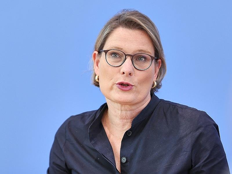 Hubig wirft USA “Frontalangriff” auf das Völkerstrafrecht vor