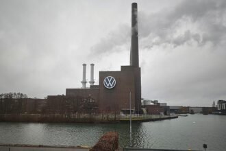 IG Metall droht VW mit Streiks