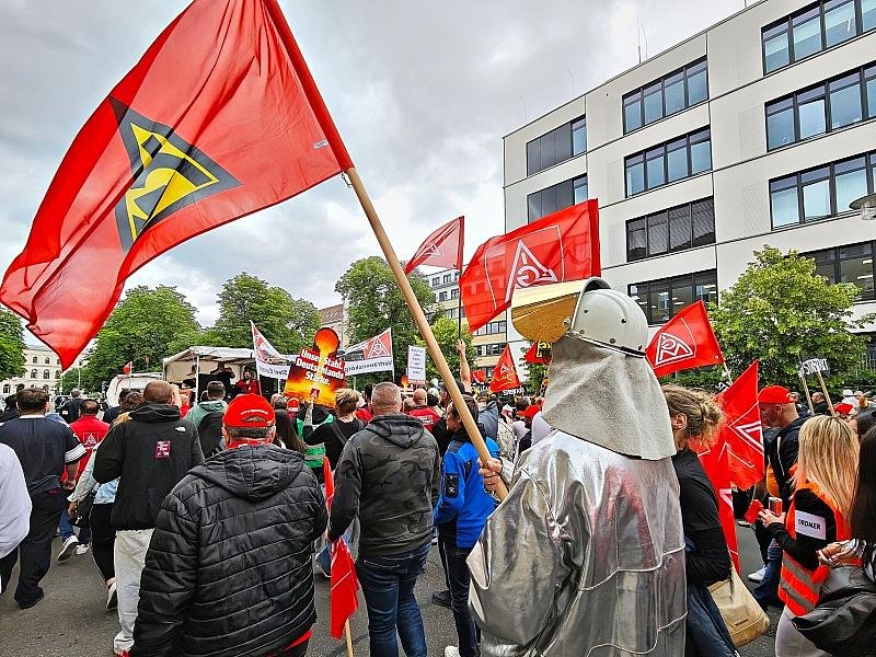 IG Metall erwägt flexible Gehaltsaufschläge für Betriebe