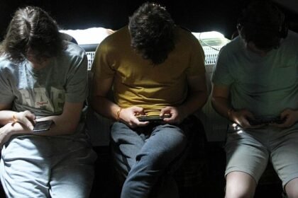 Kinderärzte fordern harte Regeln gegen Social Media
