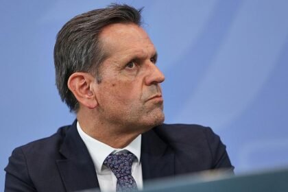 Lies offen für Verschiebung des Klimaziels