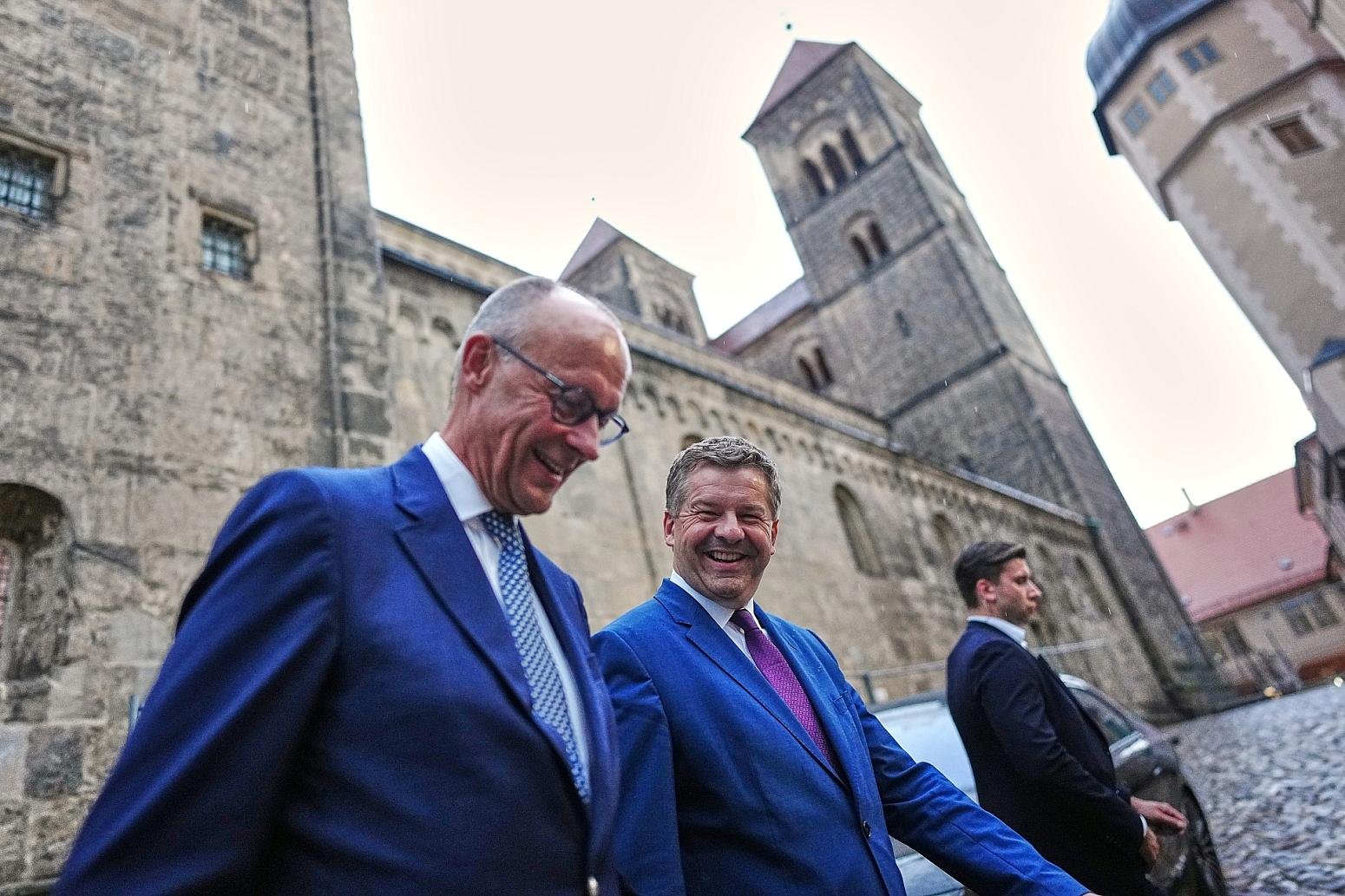 Merz: Gibt zu Wählern in Sachsen-Anhalt “keine Brandmauer”