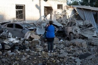 Mindestens zwölf Tote bei russischen Angriffen auf Kiew