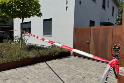 Zwei Leichen in Augsburger Asylunterkunft entdeckt: 29-jähriger Tatverdächtiger festgenommen