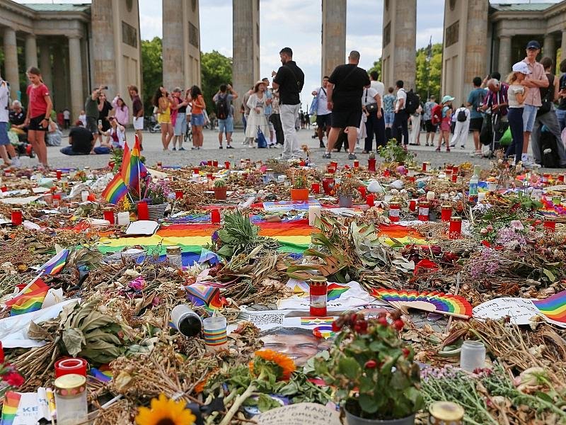 Nach CSD-Anschlag: FDP für Schließung radikaler Moscheen