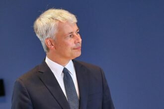 Niedrigwasser: Bilger will Güter auf Straßen und Schienen bringen