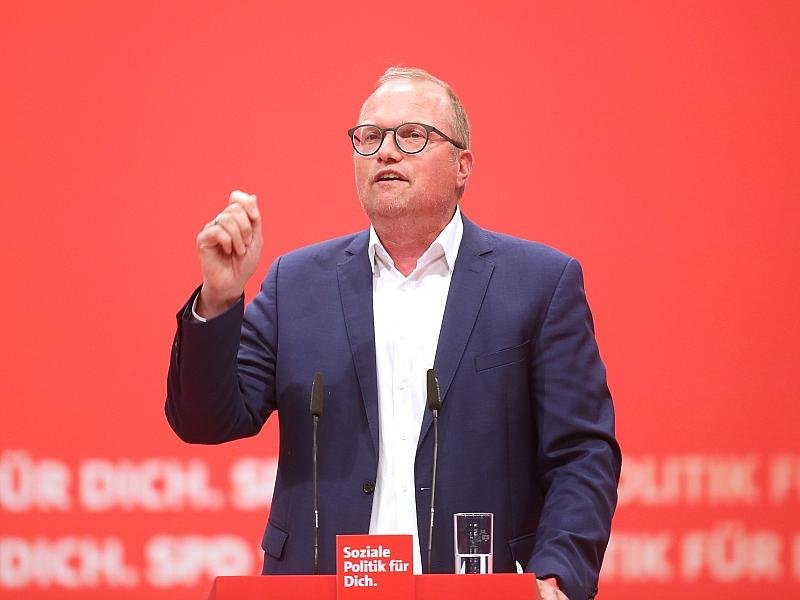 NRW-SPD-Spitzenkandidat will an Altersteilzeit länger festhalten