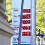 Ökonom warnt vor höheren Spritpreisen wegen Niedrigwasser