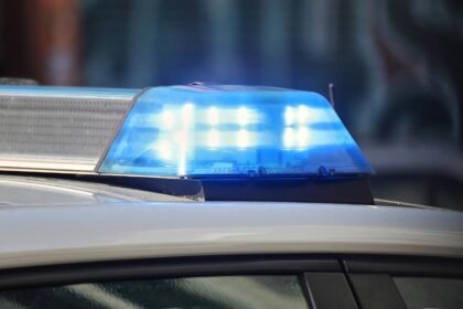 Polizeigroßeinsatz nach Gewalttat an Schule in Gosen-Neu Zittau