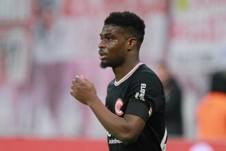 Schalke holt Dina Ebimbe