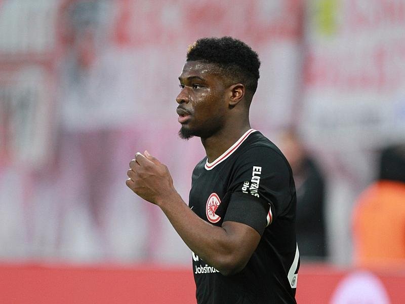 Schalke holt Dina Ebimbe