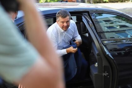 Schulze will sich für Wiederwahl nicht “abhängig” machen