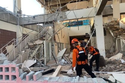 Schweres Erdbeben erschüttert Indonesien: Mindestens 14 Tote