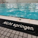 Schwimmmeister mahnen Eltern zu mehr Aufsicht in Bädern