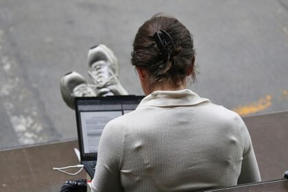 Sicherheitspolitiker warnen vor Risiken offener KI-Modelle
