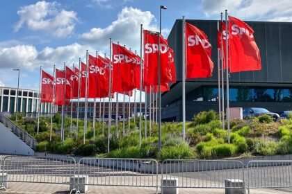 SPD-Politiker fordern Sonderparteitag im Herbst