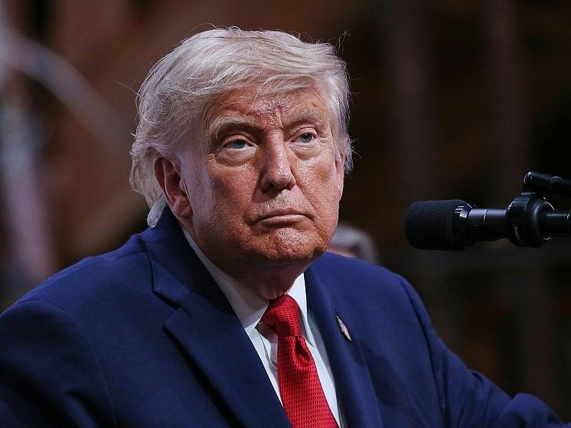 Trump setzt Iran-Angriffe aus und sieht Fortschritte für Abkommen