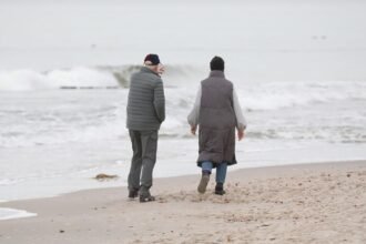 Warken kündigt Übergangsfristen bei Aus der Rente mit 63 an