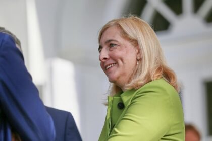 Warken: Merz bleibt Kanzler nach Ost-Wahlen