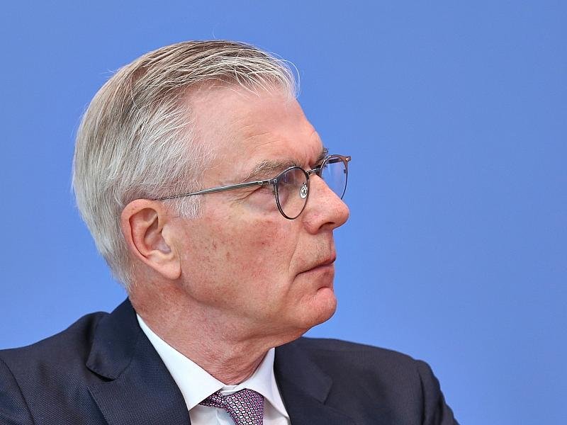 Wirtschaftsweiser gegen Aufschnüren des Rentenpakets